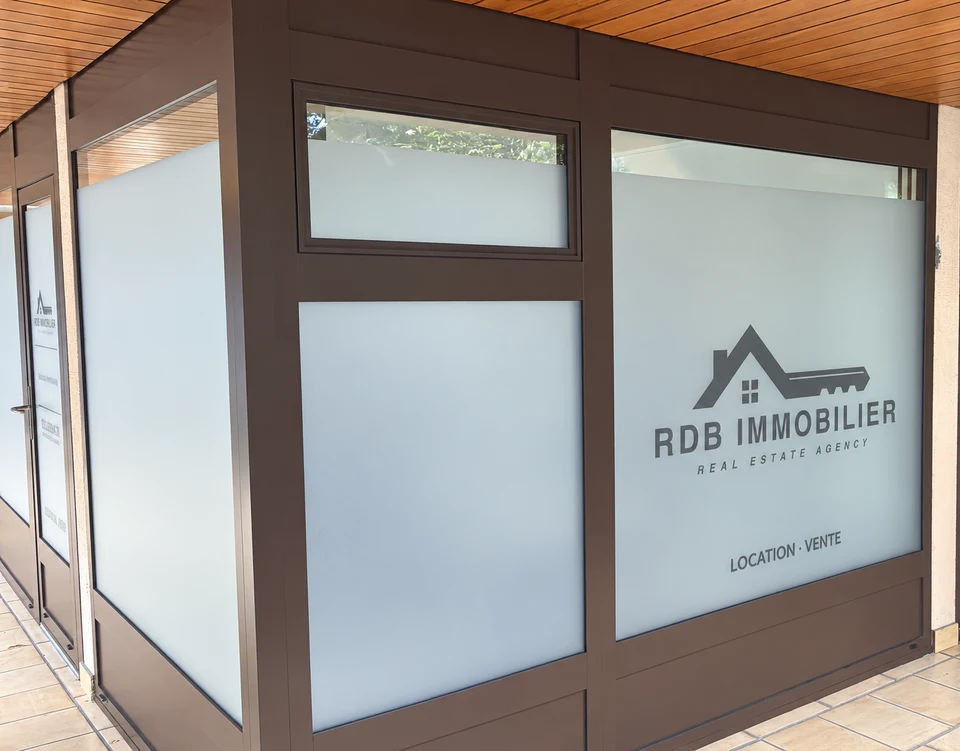 Devanture de l'agence RDB Immobilier à Genève